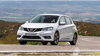Nissan Pulsar diverse onderdelen leverbaar in verschillende kleuren &amp; uitvoeringen