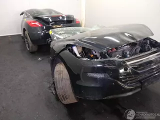 Peugeot RCZ