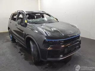 Lynk &amp; Co 01