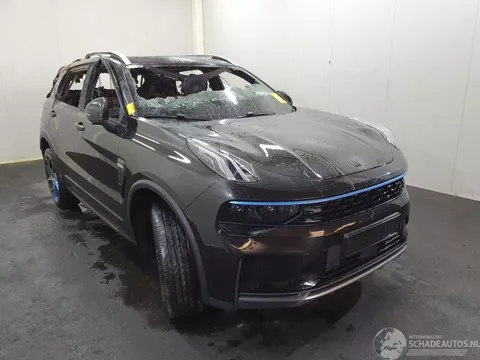 Lynk &amp; Co 01