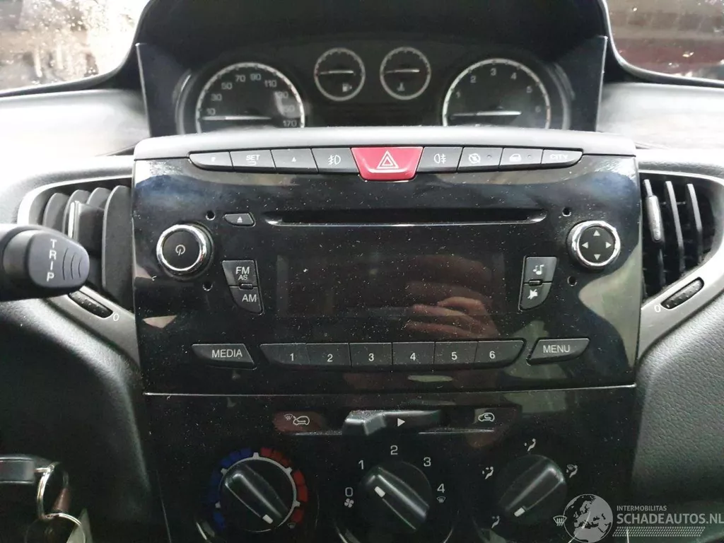 Lancia Ypsilon