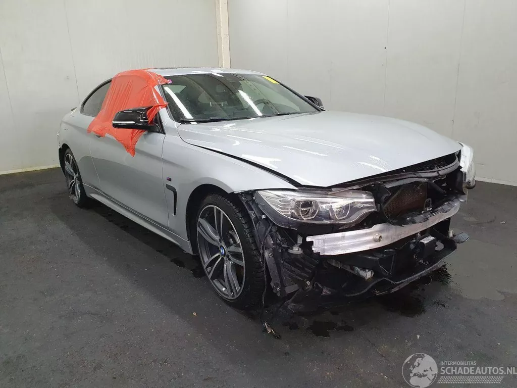 BMW 4 Serie F32 440i Cent Hi Exec