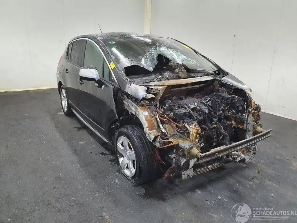 Peugeot 3008 2.0 HDIF HYBRID4