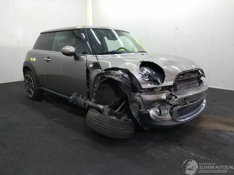 MINI One Mini R56 LCI Red Hot