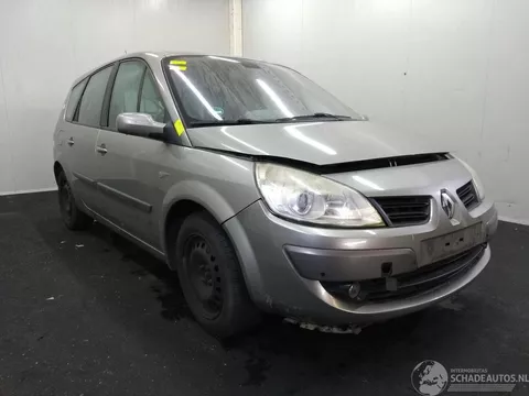 Renault Sc&eacute;nic