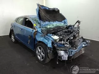 Volvo V40 V-40