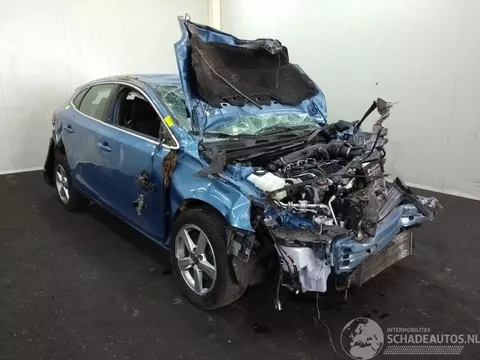 Volvo V40 V-40