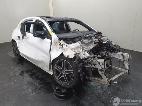 Mercedes-Benz A-Klasse A180 Busines Solution AMG