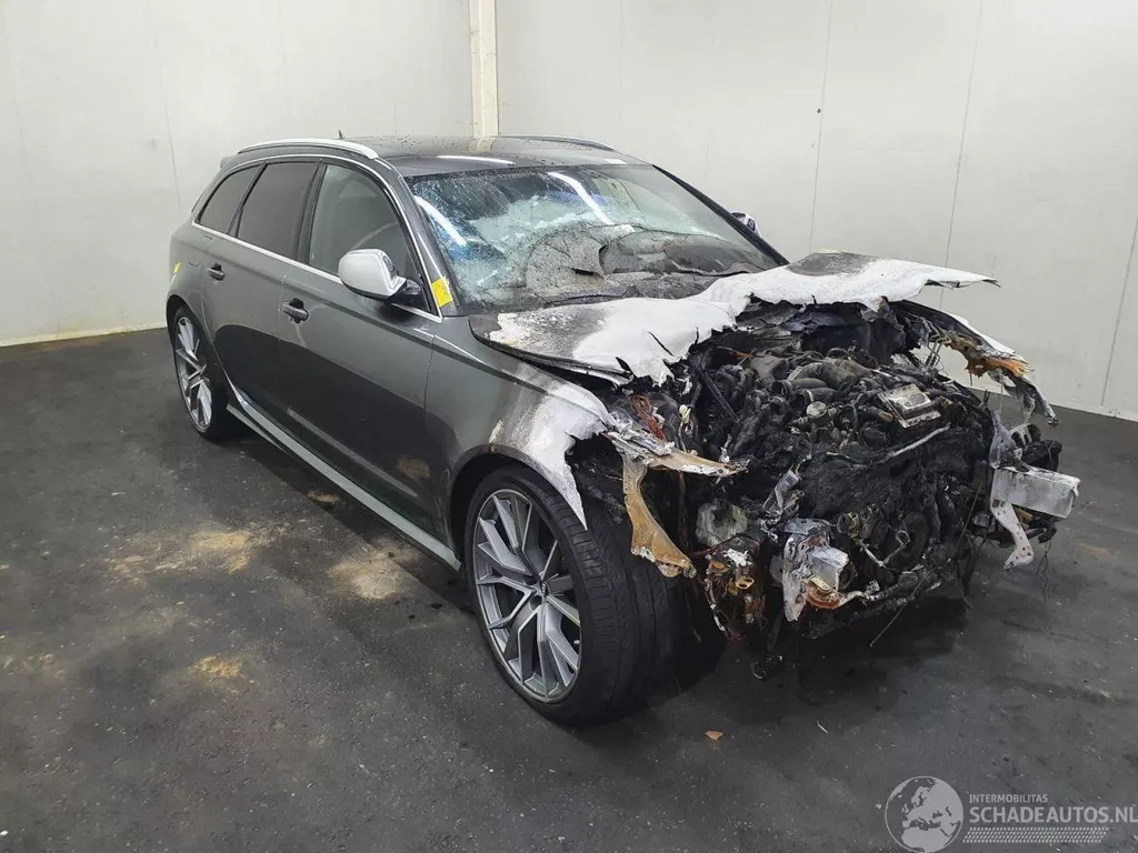 Audi A6 4G RS6 Plus Avant Quattro 4.0
